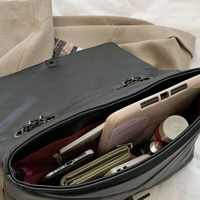 Dark Elegance Spacious Bag