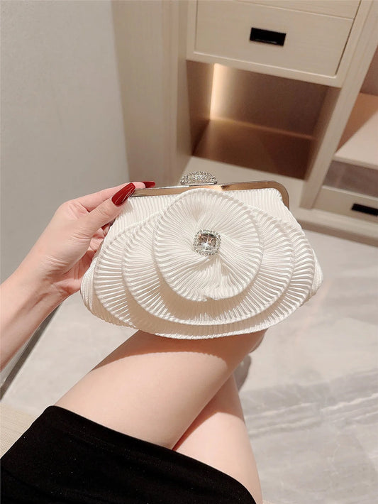 Flower clutch
