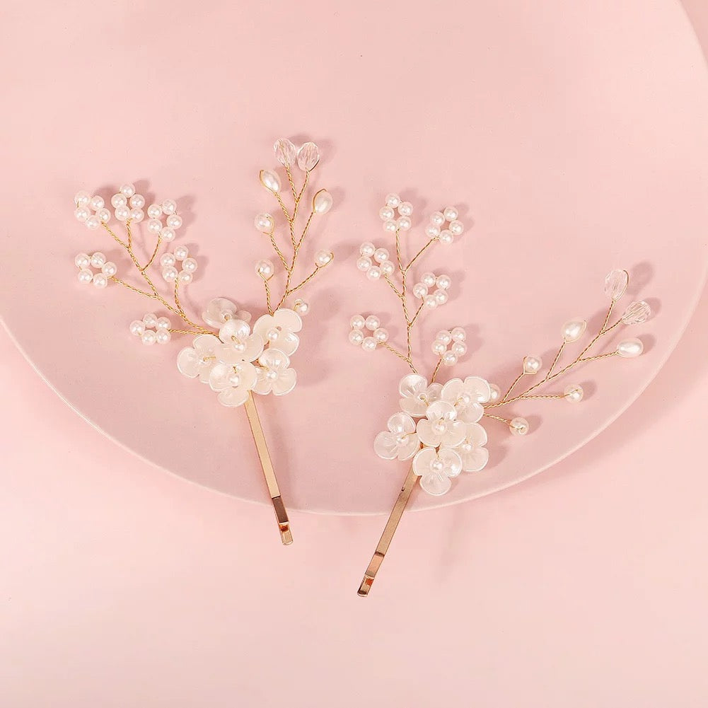 Set of 2 cute flower pins