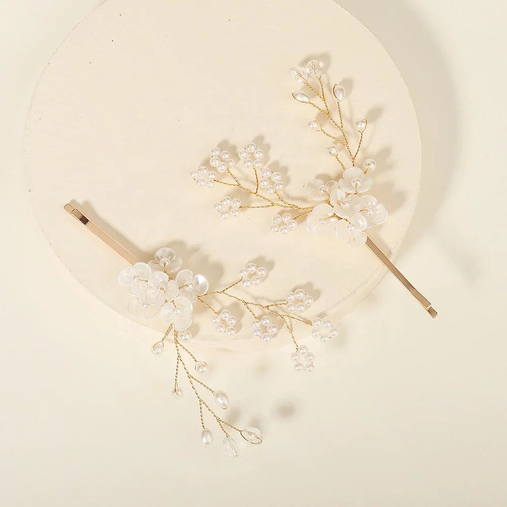 Set of 2 cute flower pins