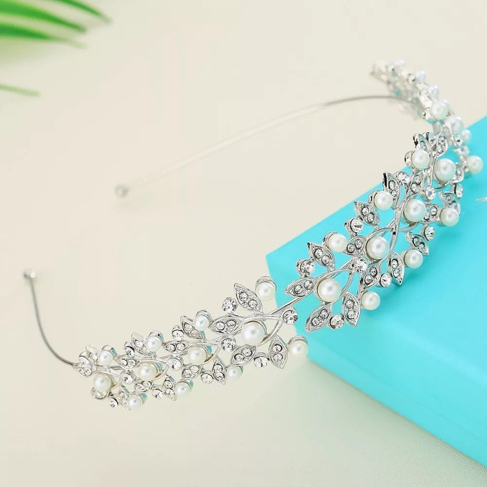 Silver stone band with ivory pearl