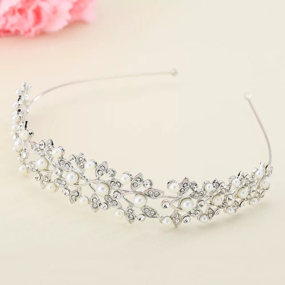 Silver stone band with ivory pearl